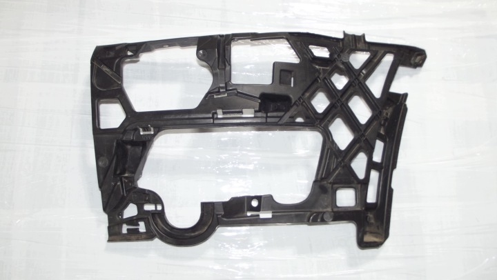 VW Golf VII držák nárazníku levý předek 5G0807723D
