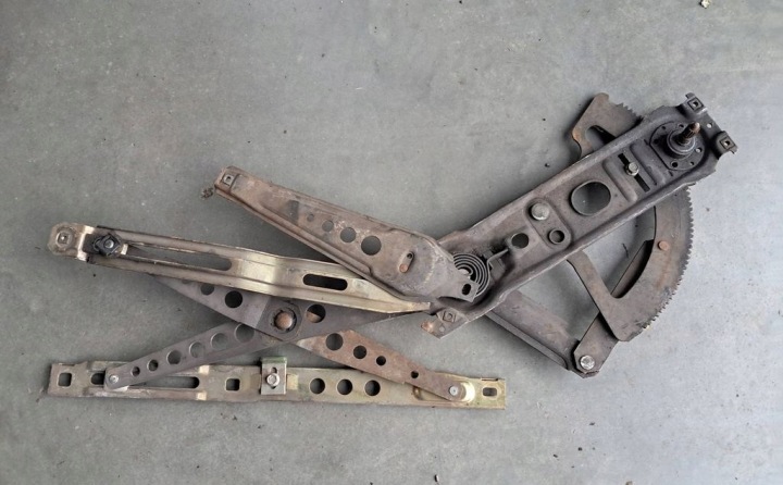 mechanism windows manual front right MERCEDES W123 COUPE 1237201446