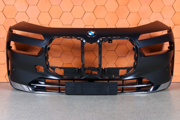 BMW 7 G70 i7 Stoßstange vorne vorne Farbe C64