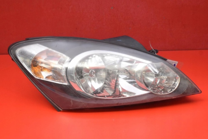 REFLEKTOR right light front EU 92102-1H500 KIA CEED 1 and 07-10