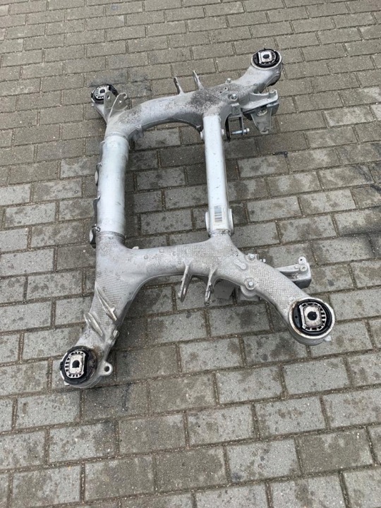 IDEALNY FAHRSCHEMEL ACHSTRÄGERS HINTEN BMW G11 G12 1
