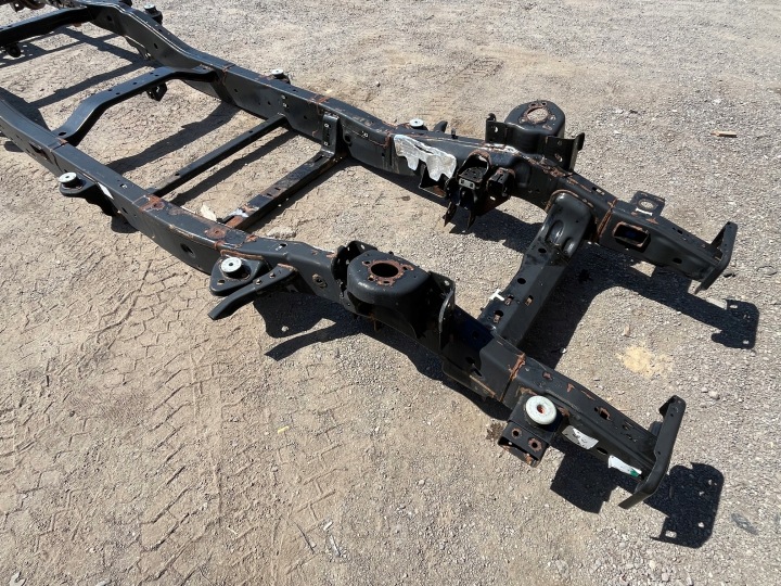 Ford F150 frame F-150 4x4 CrewCab long cabin box 5.5 ft 2015- 10