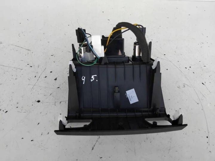 12V HYUNDAI ix35 socket (LM, EL, ELH) 846222Y000 1.7L diesel 85kW 2011 13