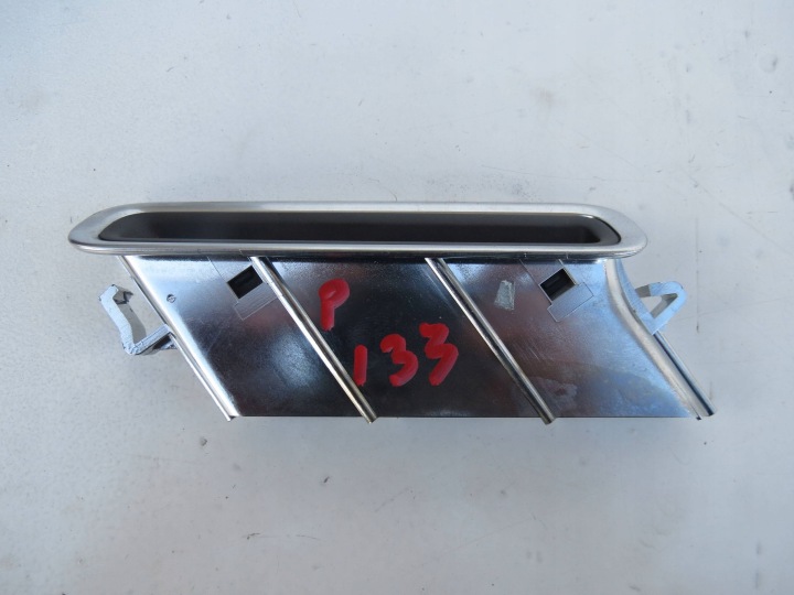 rešetka rešetka ventilacije desna VOLVO V70 lll 3.2 B R6 243 KM 07-16r 30755425