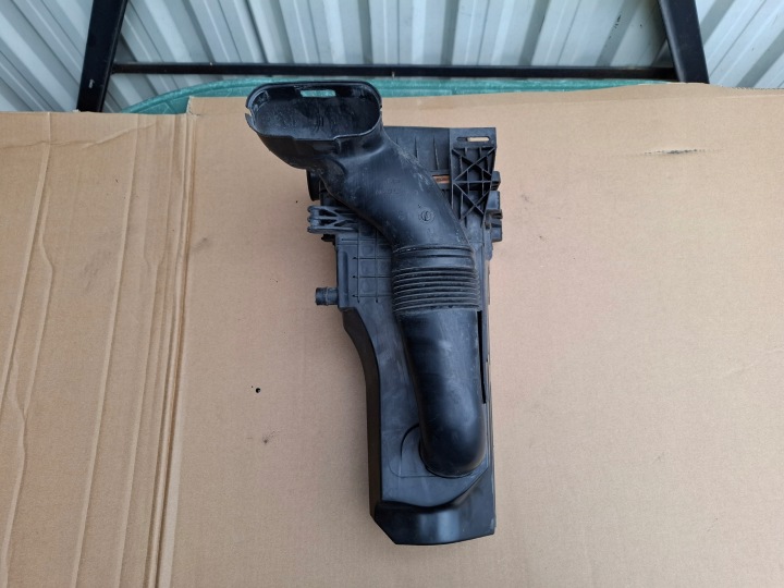 cover of a filter, air FORD FIESTA MK7 1.25 1.4 petrol 08-17r