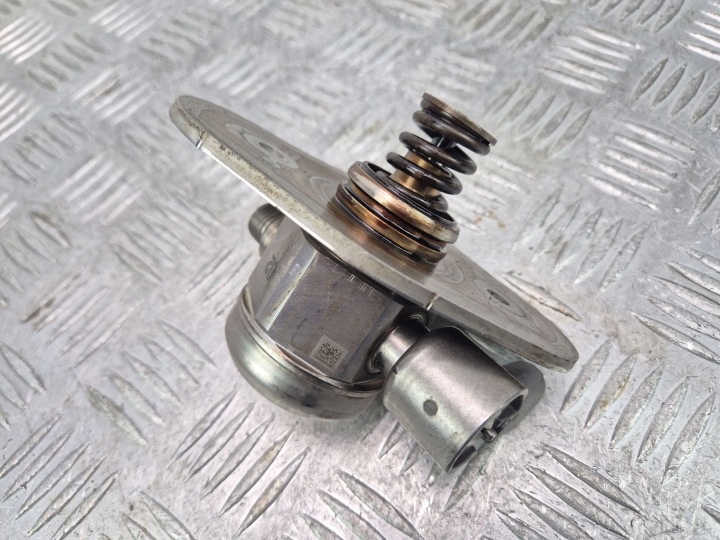 BMW 3 E90 E91 320i Einspritzpumpe 7562473 N43B20AA