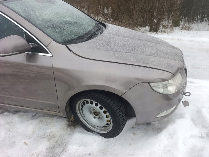 Kotflügel rechts skoda superb 2 przedlift 2008-2013r kod lakier 3x3x lf4u 9888