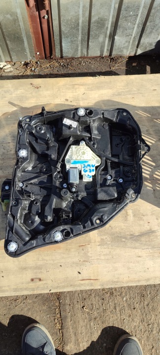 STÜTZE TÜR LINKS HECK GESTÄNGE FENSTERHEBERMOTOR BMW G30 G31 7365167