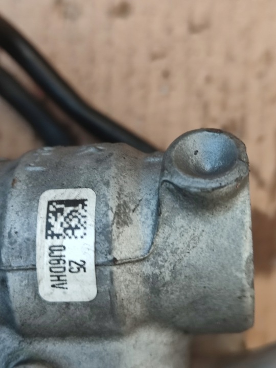 FOCUS MK3 LIFT ST 2.0 EB BROMS PUMP BEHÅLLARE 15R 8