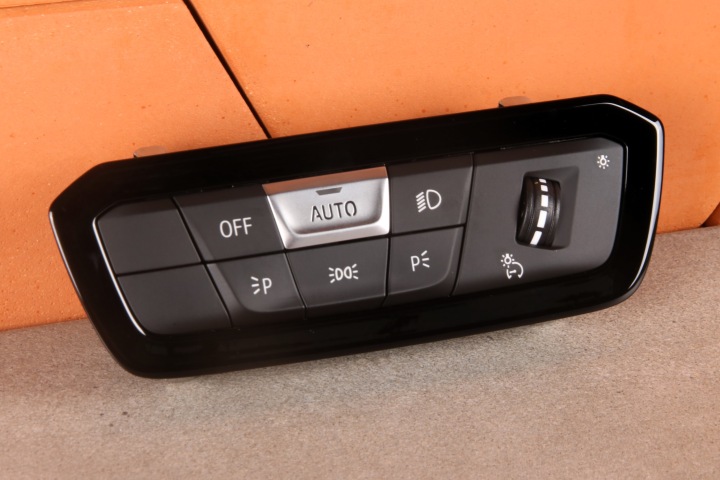 BMW G20 G22 G26 G42 M2 G87 M3 G80 M4 G82 vypínač PANEL světel USA 9461139