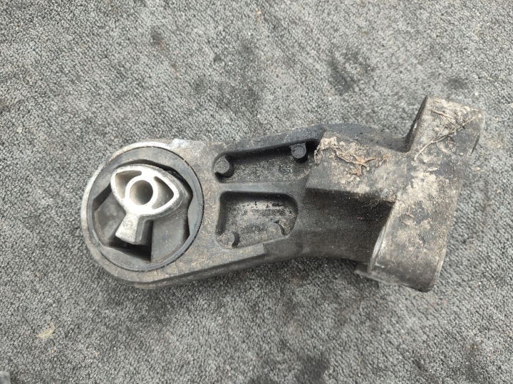 supporto Supporti motore usato Renault Master III 113757025R