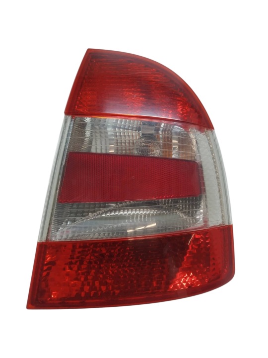 feu arrière droit LIFT EU 3U5945096A Skoda Superb et (2001-2008)