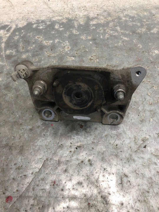 držač držač motora RENAULT TWINGO III 112222643R