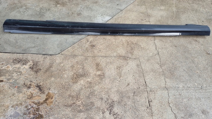 Moulage Jupe Couverture Gauche 2136900102 MERCEDES W213 KOMBI Berline AMG
