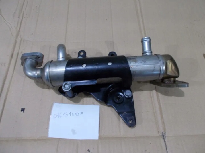 Volkswagen CRAFTER 2.5 TDI radiatore gas di … EGR 076131512F staffa komp
