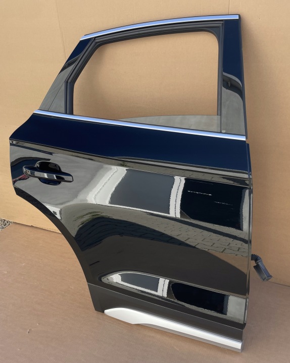 dveře AUDI Q5 80A LIFT SPORTBACK barva LY9B originál jako nové bez MALOWANIA