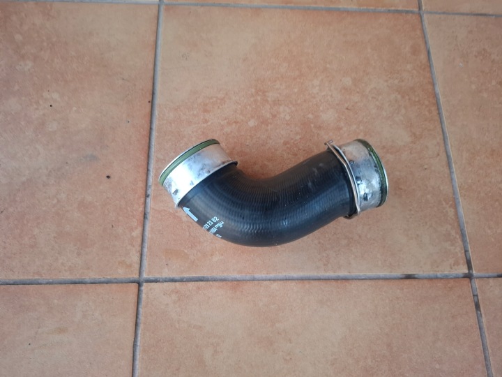 hose pipe of the intercooler MERCEDES W211 2,2 CDI A2115282382