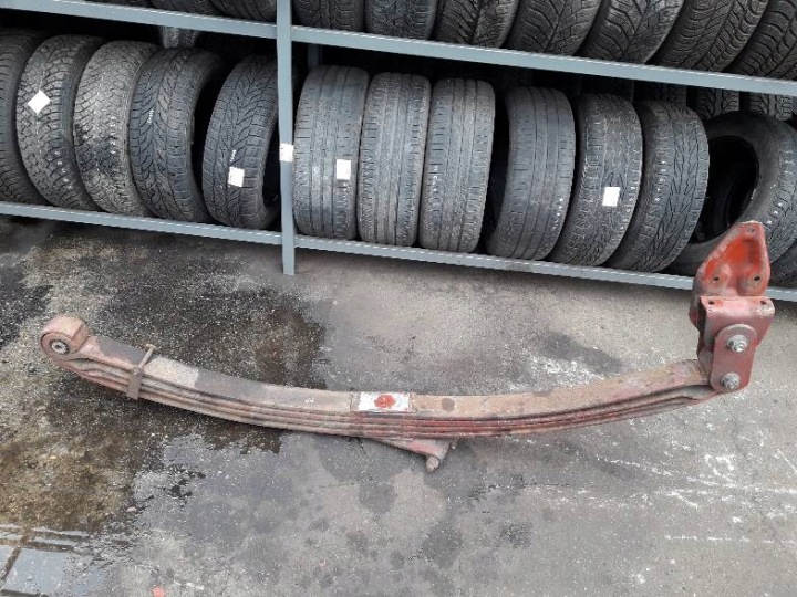 RESOR PIOROWY vorne IVECO EUROCARGO II 180E28
