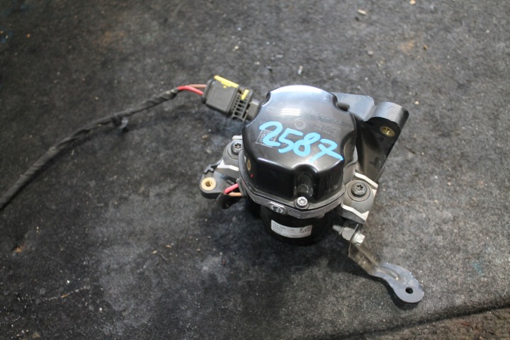 2587. Pompe à vide MERCEDES A0004302500