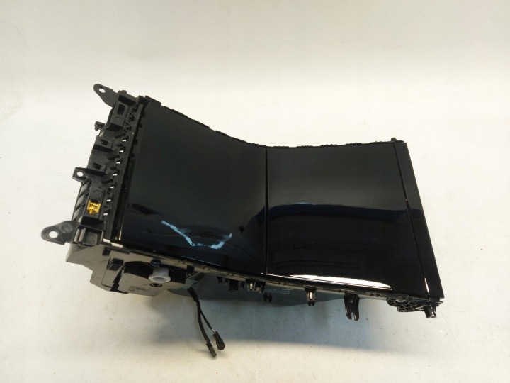 TESLA 3 III Handschuhfach tunel mitte USB