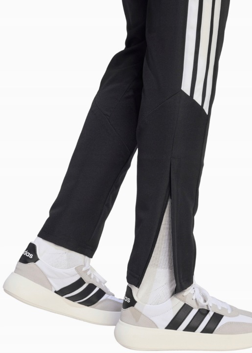 Штани для дітей ADIDAS TIRO 26 LEAGUE PRESENTATION чорні KA6418 р. 116 см — фото 5