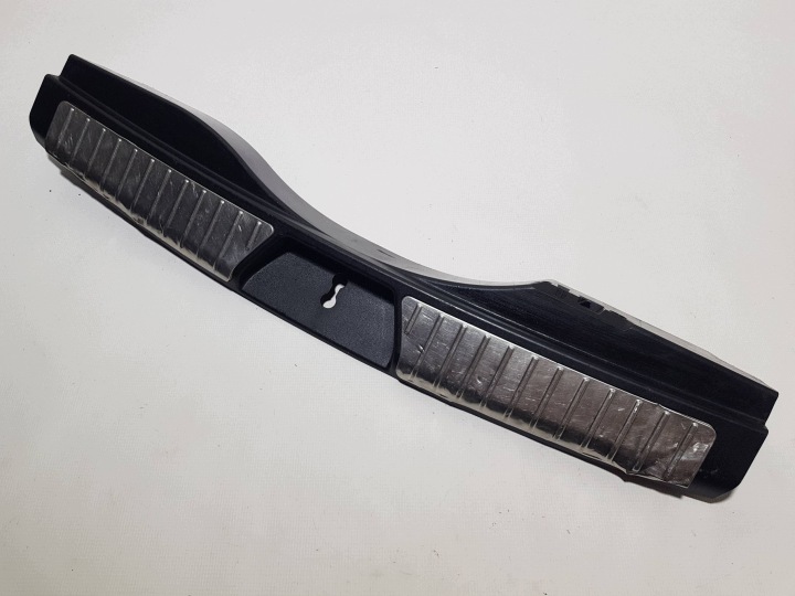 cover moulding supports of the threshold boot MERCEDES GL X164