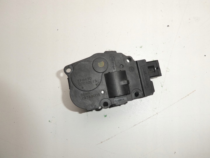 MOTEUR ACTIONNEUR CHAUFFAGE CLIMATISATION AUDI A4 B8 A5 8T Q5 K9749006