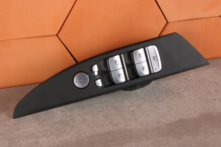BMW M8 F93 8 G16 PANEL ovladac vypínač okna zrcadel cerný 6847099