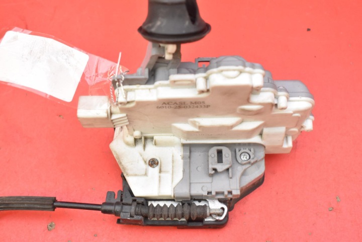 lock door left rear part rear 6010-25-032433P AUDI Q7 4L 05-09