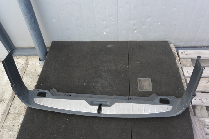 Revêtement Arrière KRAWEDZI Porte coffre hayon CHROM BMW 5-SERIA F11 9168470
