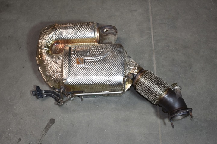 IDEALNA KATALIZATOR FILTER DPF BMW G70 G60 1