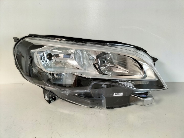 Feux phare Avant reflektor Droit PEUGEOT EXPERT III 16- TRAVELLER