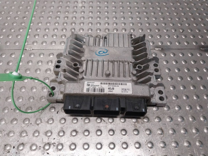 Ordinateur Unité de contrôle Moteur 8V21-12A650-EB FORD FIESTA MK6 MK7 1.4 TDCI