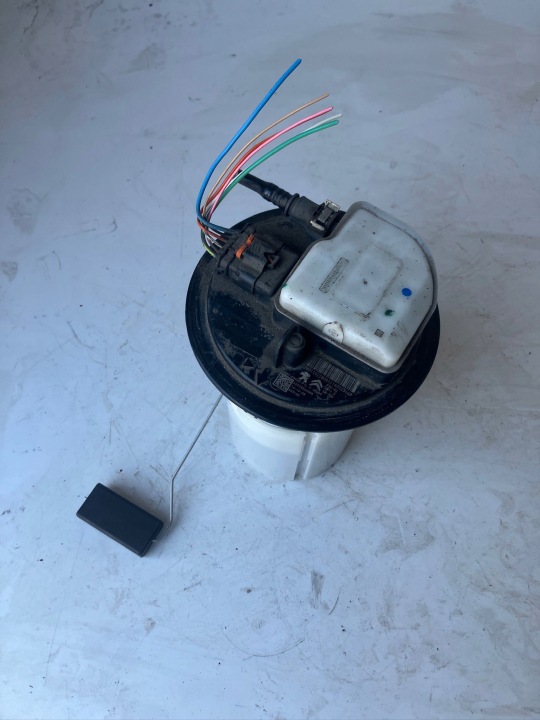 Pumpe PLYWAK des Kraftstoffsbehälters CITROEN C4 II B7 1.2 THP 9801102280