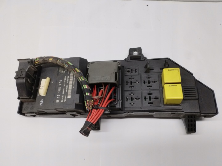 OPEL SIGNUM 2.0T skříňka pojistek BSI 24443147 13165970
