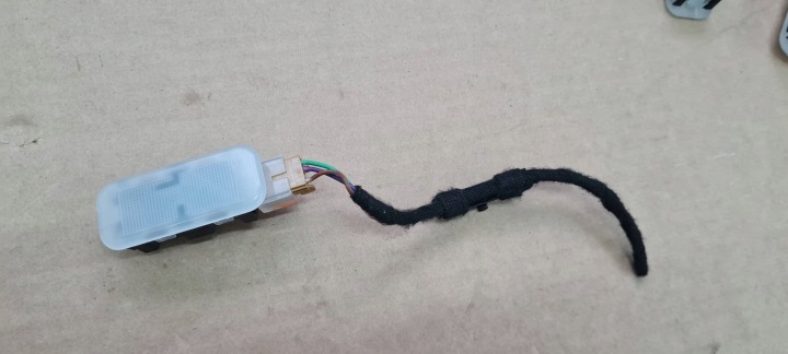 SQ5 80A Q5 světlo LED PODSWIETLENIE zástrčka QQ2 80A947415D