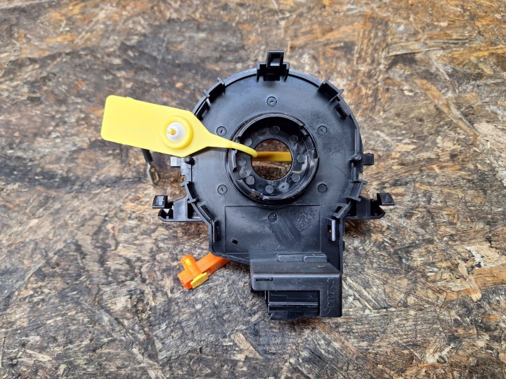 ZWIJAK ring below steering wheel, TOYOTA AURIS and 06-12