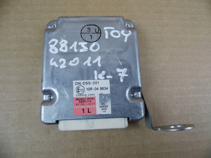 Toyota RAV4 IV module computer control unit 88150-42011