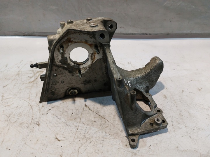 supporto pompa di iniezione OPEL INSIGNIA A 2.0CDTI