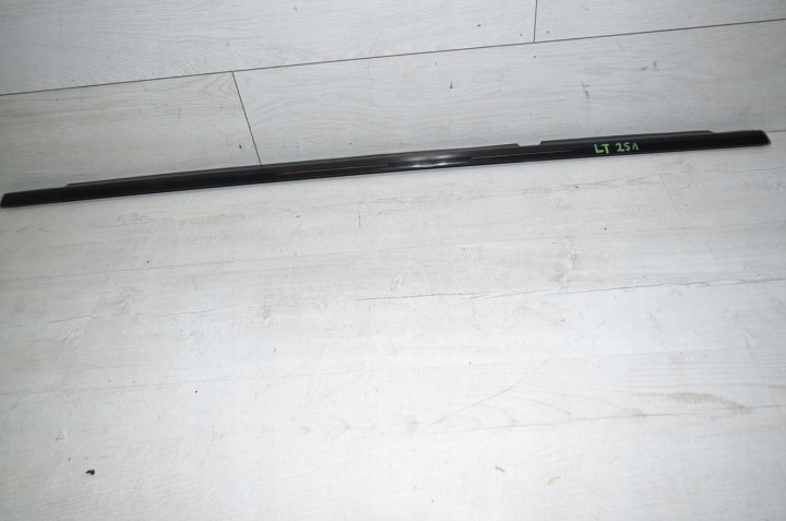 moulding dust LT long Mercedes R-klasa W251
