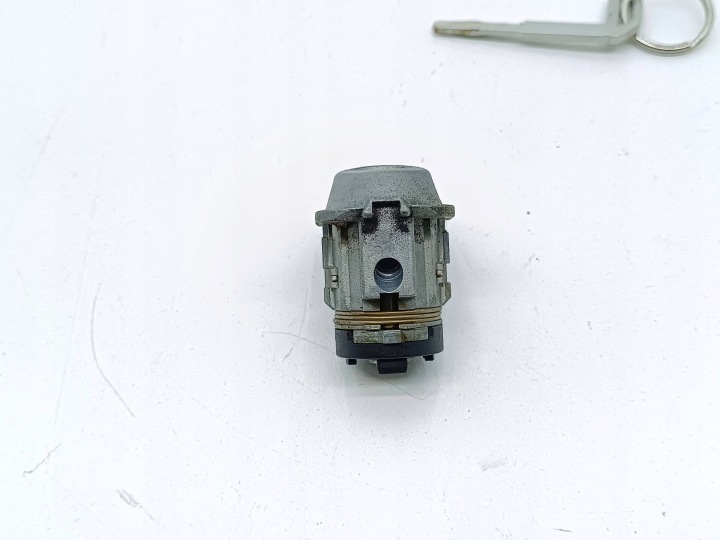 Ukse kinnine uks VOLVO 30784963 6