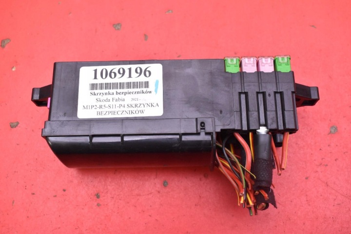 Skrinka poistiek 6C0937615A SKODA FABIA 3 III 1.0 MPI 60 KM LIFT 21