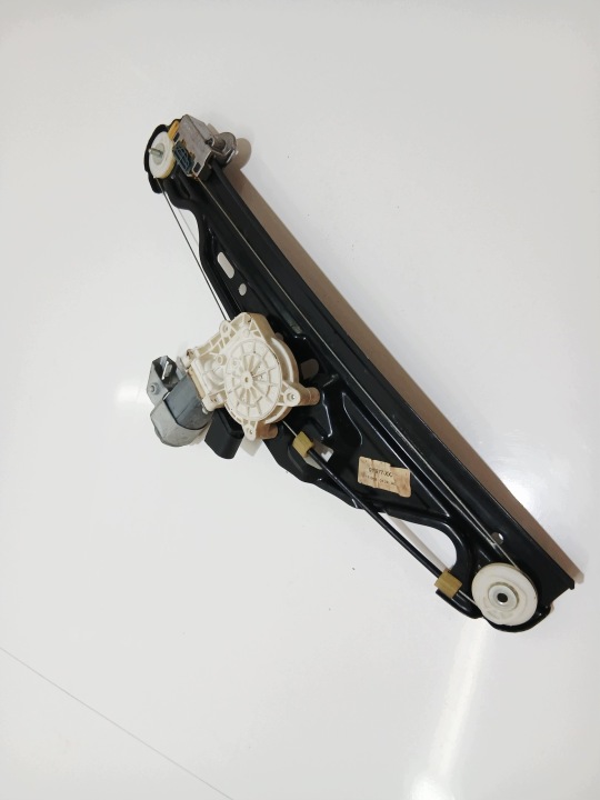 fensterhebermotor rechts heck BMW E60 E61 7184744