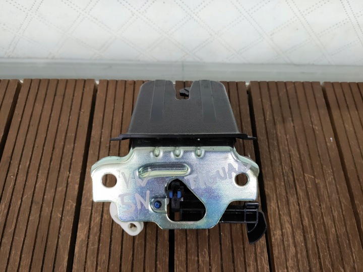 VW TIGUAN II 5NA LIFT 20-24 de la Serrure du capot Porte coffre hayon 5NA827505 OE