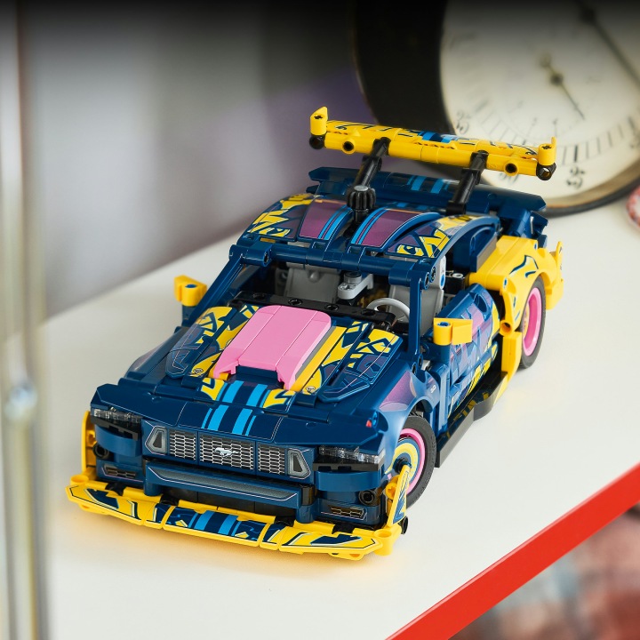 LEGO Technic Майстерня тюнінгова: автомобіль Ford Mustang GT 42236 — фото 6