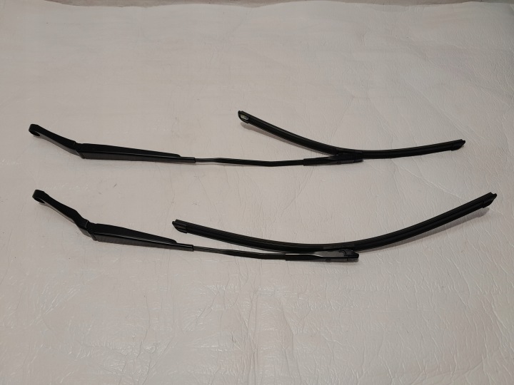 AUDI Q5 80A wiper arms 80B955407 80B955408