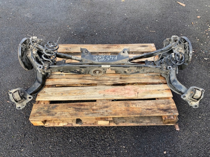 BMW F45 1.5 HYBRYDA 225 complete sususpension rear part subframe axle beam 6864561 sider