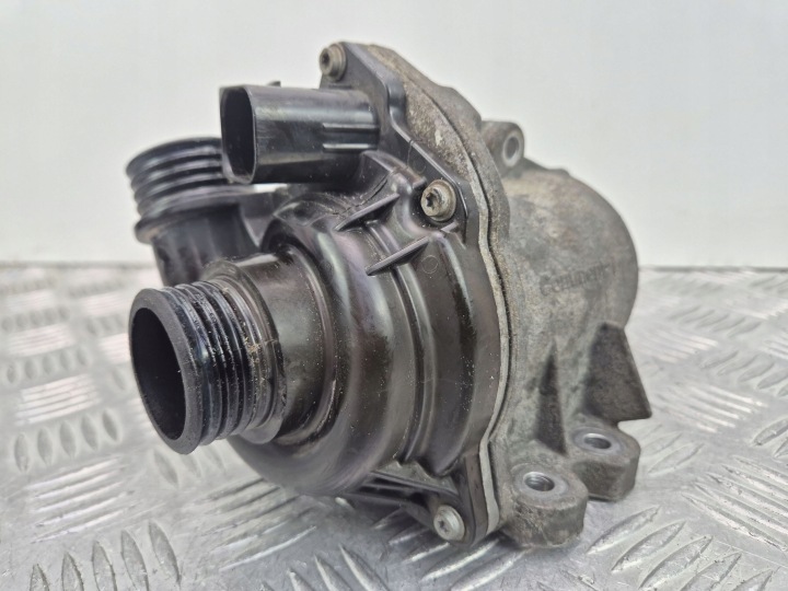 BMW 3 E90 335i Wasserpumpe 7632426 N55B30A