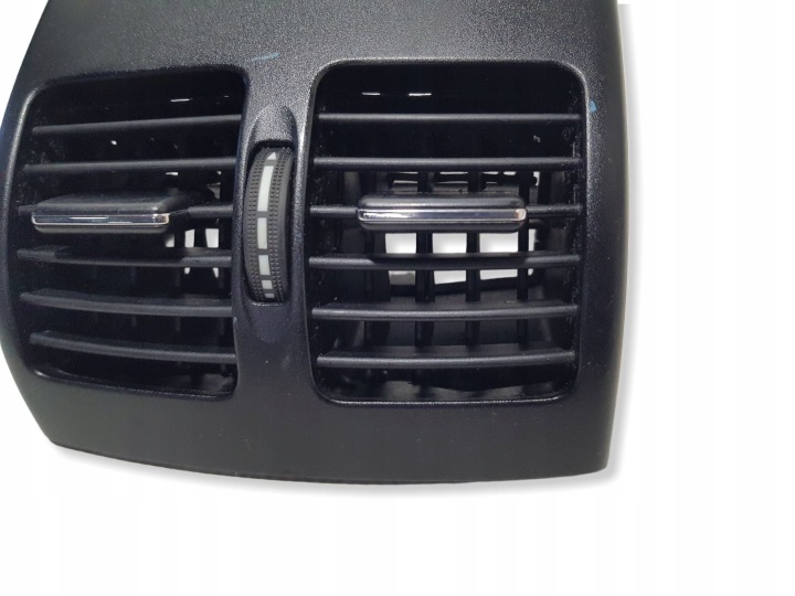 grid air conditioning devices consoles of the central rear part Podlokietnika tunelu Mercedes W204