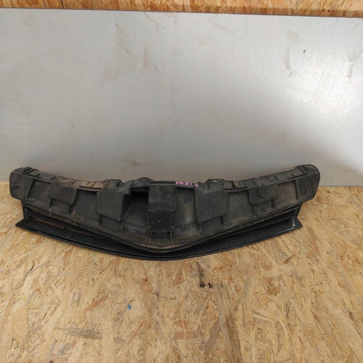 Grille Grille/masque Pare choc Avant TOYOTA YARIS III HYBRYDA